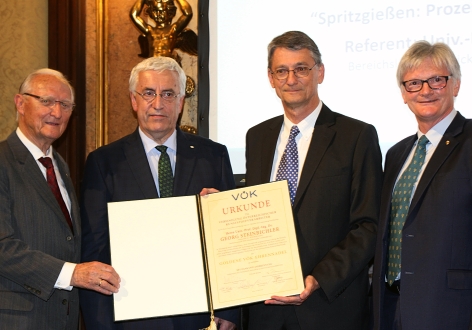 ENGEL: Georg Steinbichler vyznamenan za zsluhy v oblasti technolgie plastov