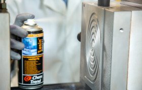 Chem-Trend: Čistiace granuláty a separačné prostriedky, ktoré skracujú prestoje, zlepšujú kvalitu a zvyšujú efektivitu