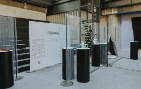 Študenti a pedagógovia Fakulty multimediálnych komunikácií UTB v Zlíne spolu s MCAE Systems vystavujú na BERLIN DESIGN WEEK 2025.