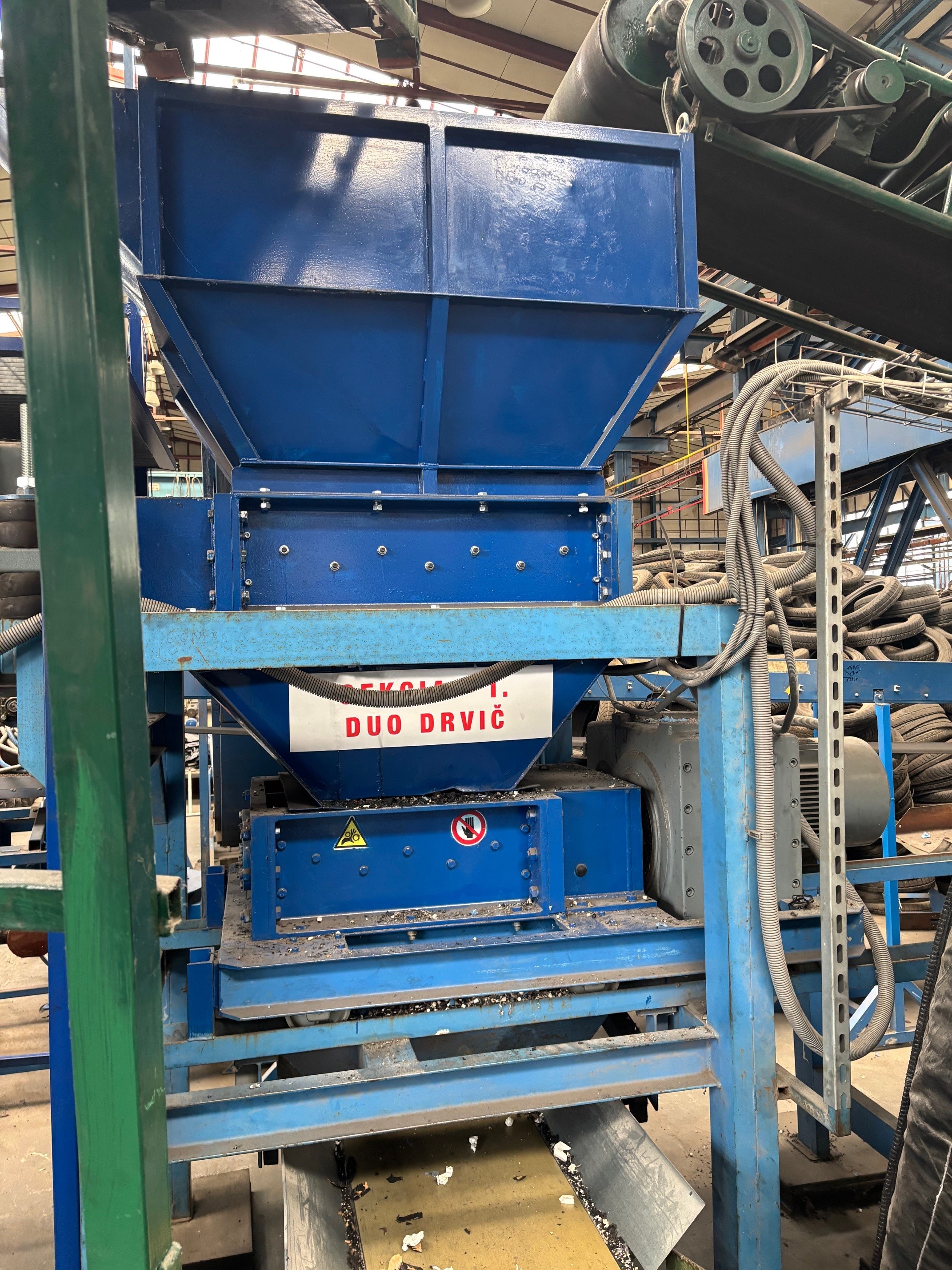 Drviče na priemyselné drvenie odpadov a materiálov