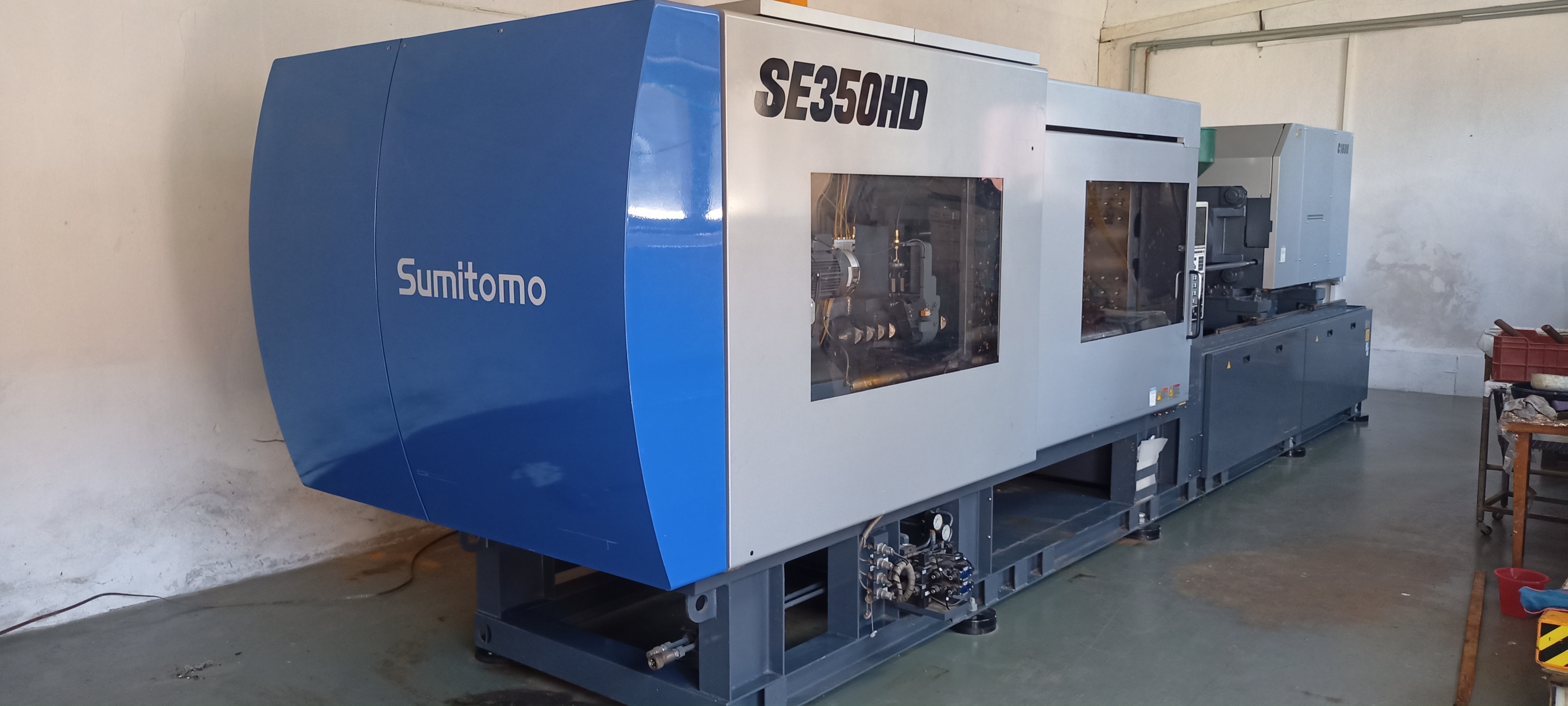 Plne elektrický vstrekovací lis SUMITOMO 350 t