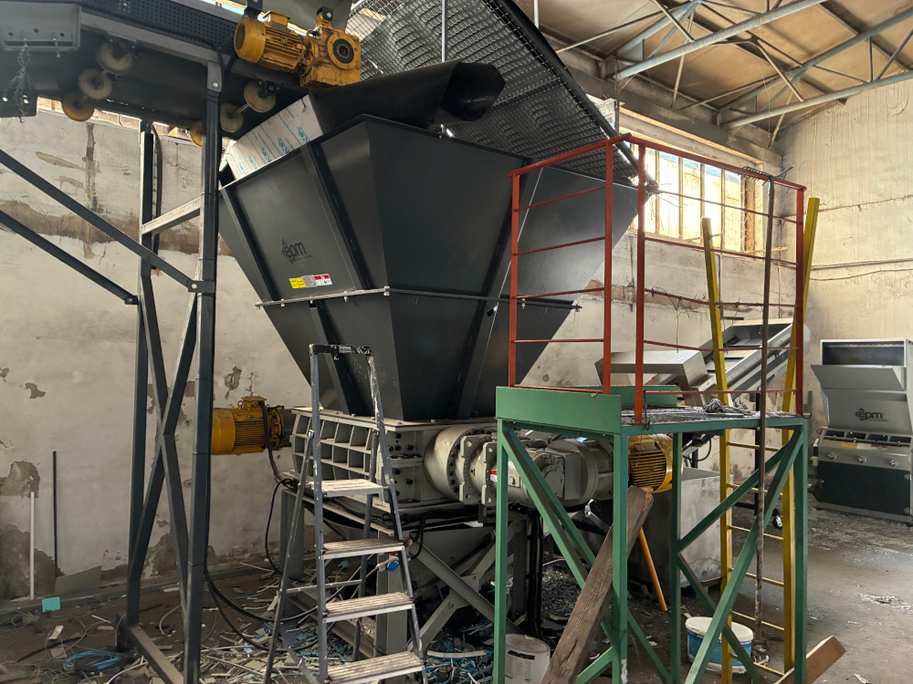 Drviaca linka shredder + drvič + dopravník