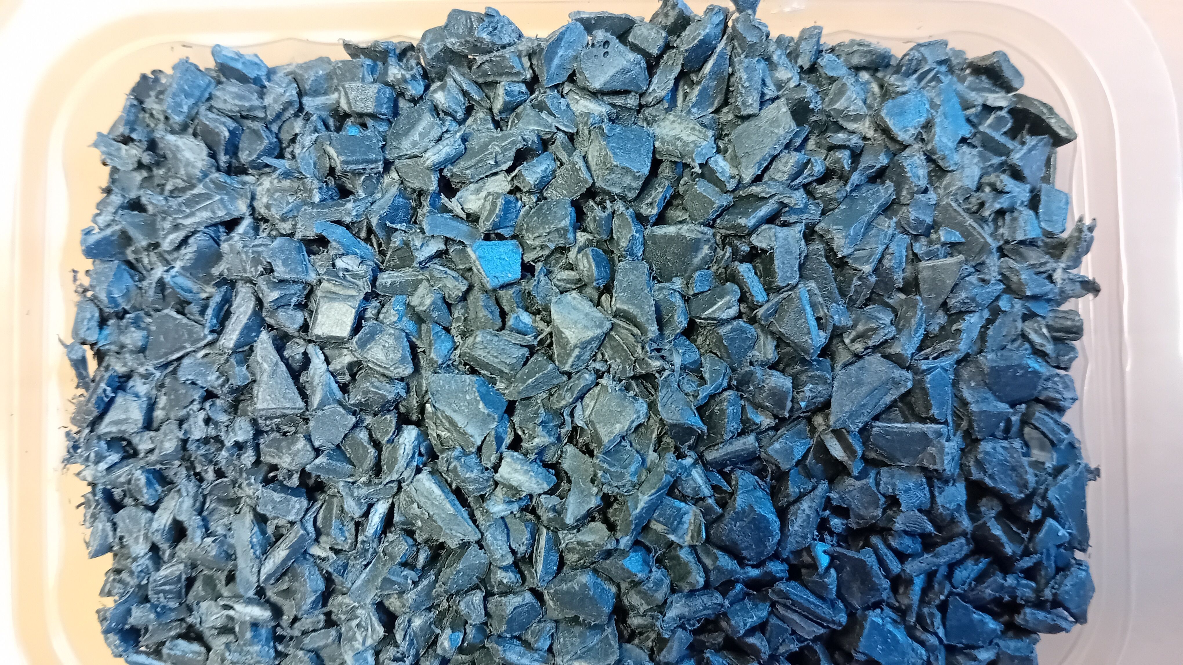 HDPE drť čierna (palety – jeden druh)