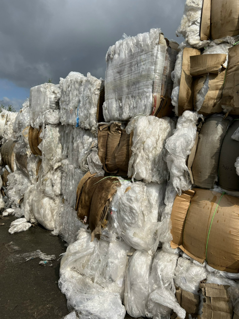 Plastové odpady PE fólia